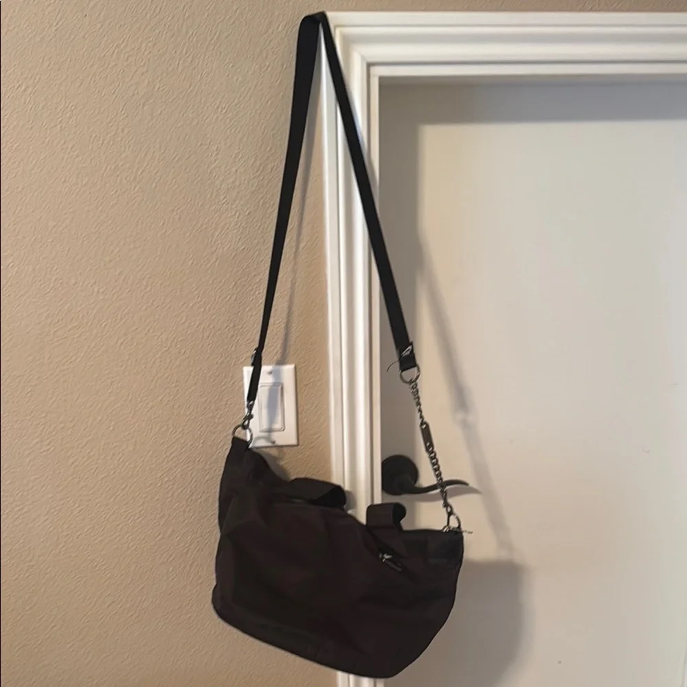 Nike Black Shoulder Bag - Picture 1 of 4